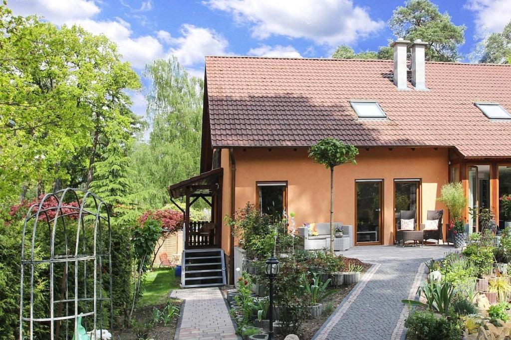 Siedlung Schonwalde Semi-Detached House, Schonwaldeヴィラ エクステリア 写真
