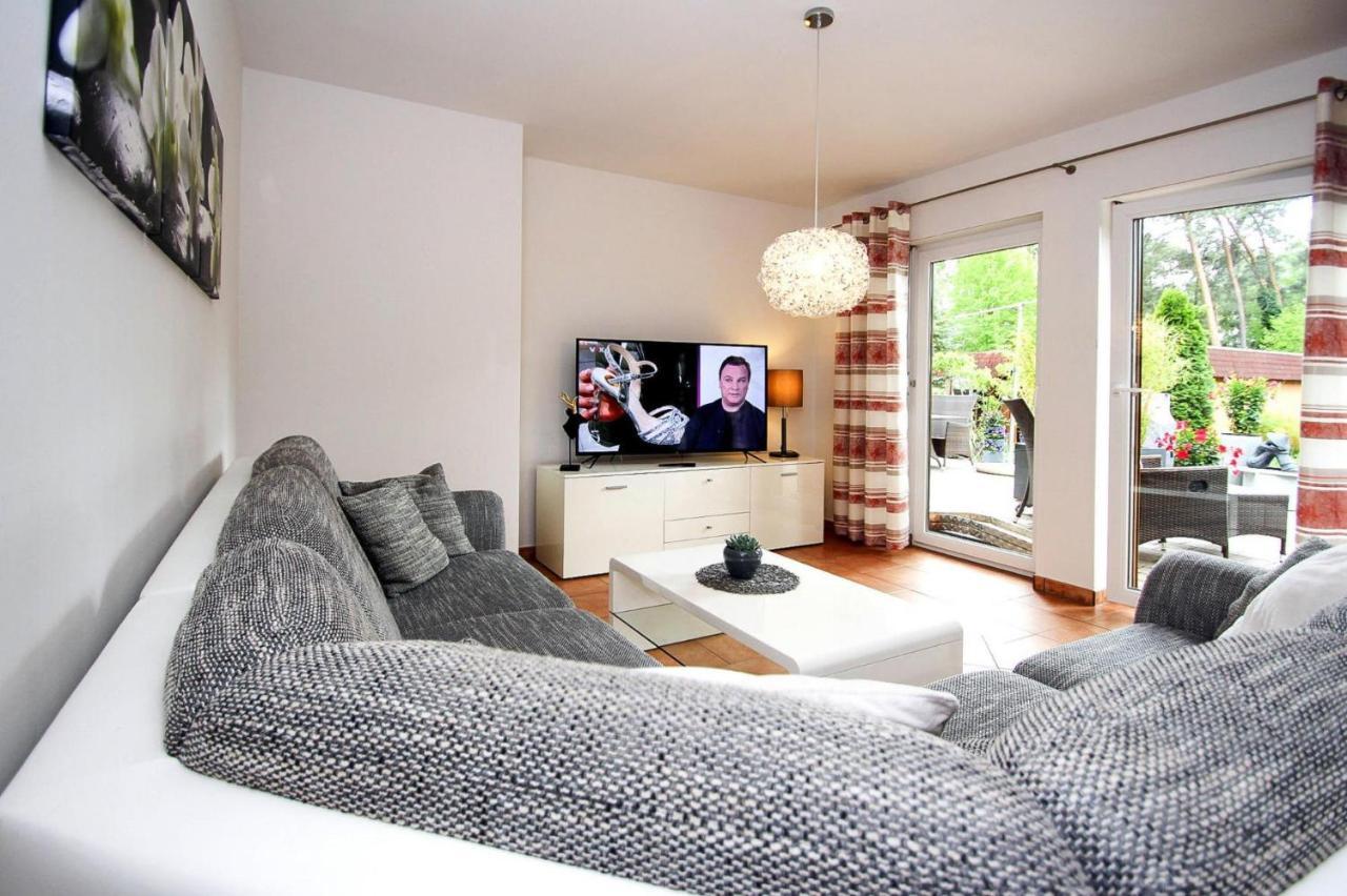 Siedlung Schonwalde Semi-Detached House, Schonwaldeヴィラ エクステリア 写真